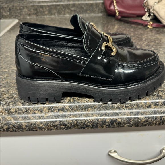 LIKE NEW! Steve Madden loafers - Picture 2 of 6